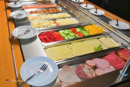 Lekker ontbij in Duits Hotel aan de Rijn